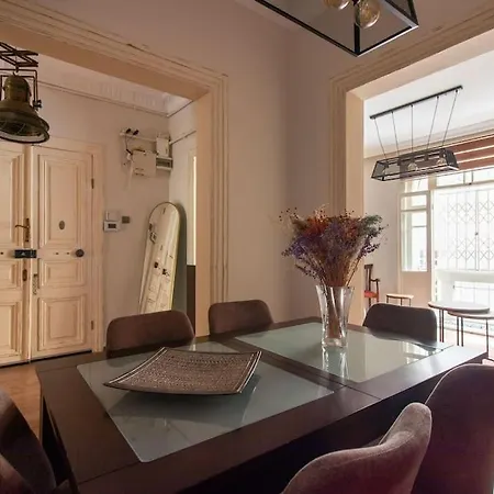 Historic 2br Nisantasi Sisli Flat High Ceilings Appartamento Provincia di Istanbul