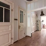 Historic 2br Nisantasi Sisli Flat High Ceilings شقة *