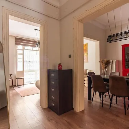 Historic 2br Nisantasi Sisli Flat High Ceilings شقة اسطنبول